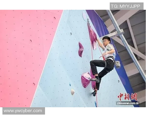 上海攀岩队在极限运动会中的力量与技巧展现精彩点评